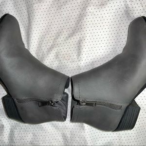 grey unionbay booties